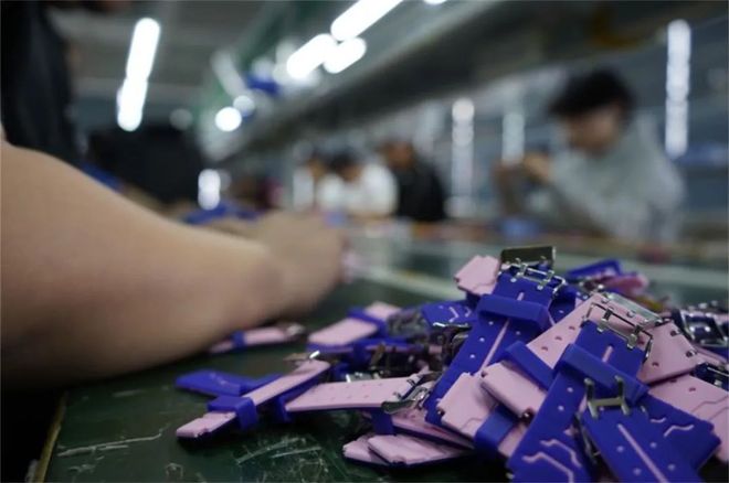 產(chǎn)業(yè)帶工廠雙11大集結(jié)，“江西打工妹”上淘特掘金智能手表